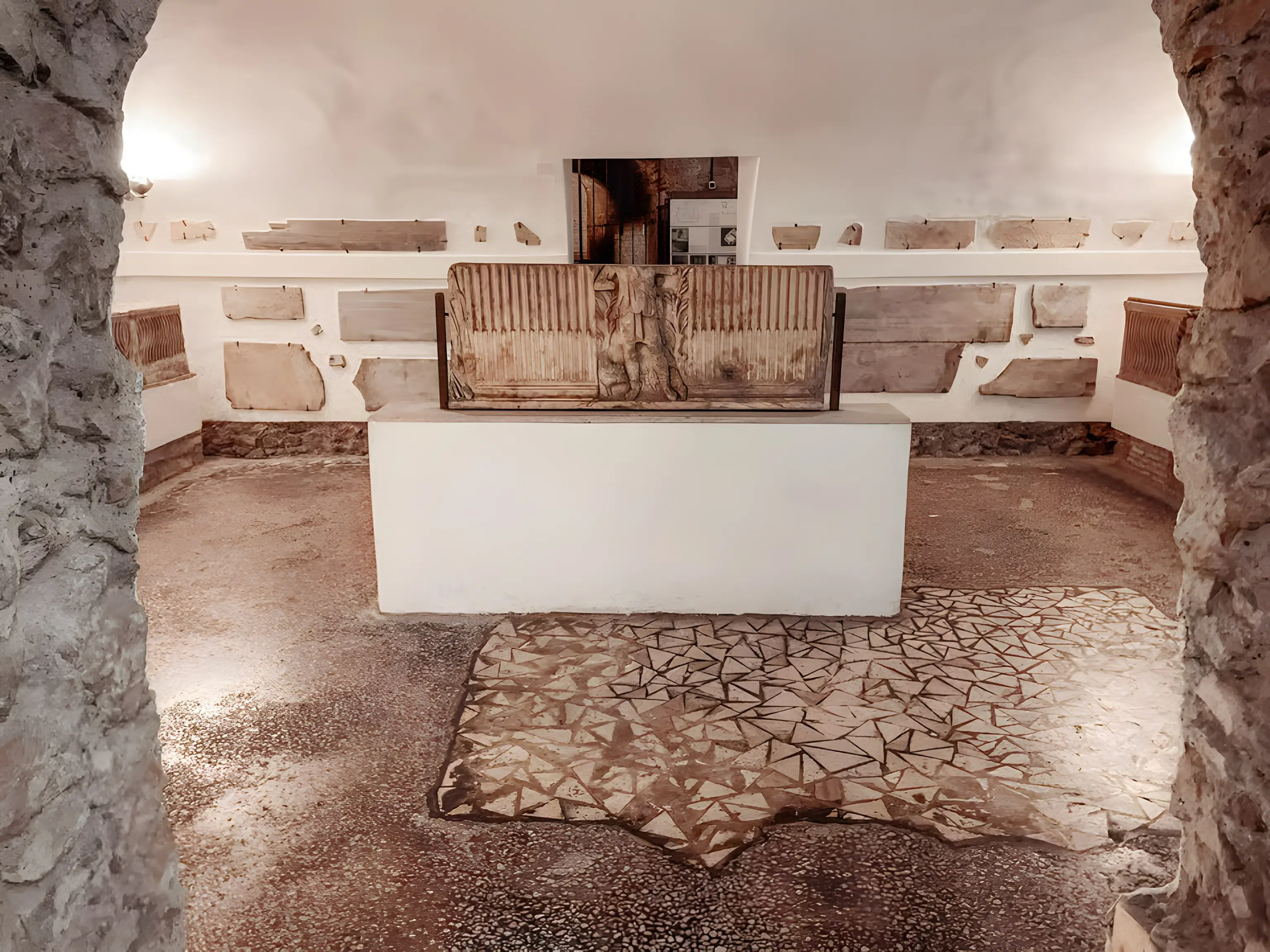 Santa Cecilia Basilica 4.avif